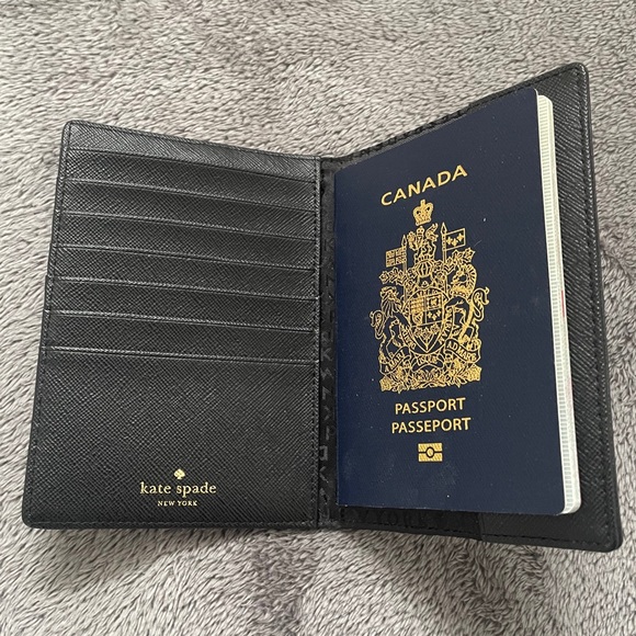Katespade Passport Holder - Picture 2 of 3